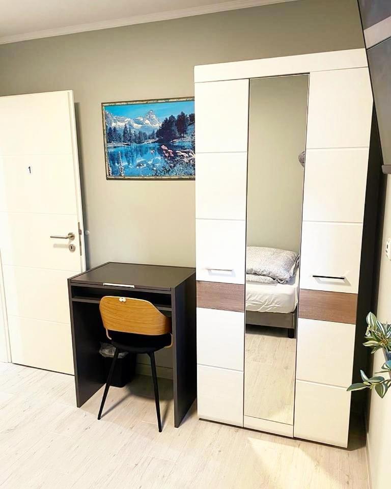 Davidoff-Apartment Seelze ภายนอก รูปภาพ